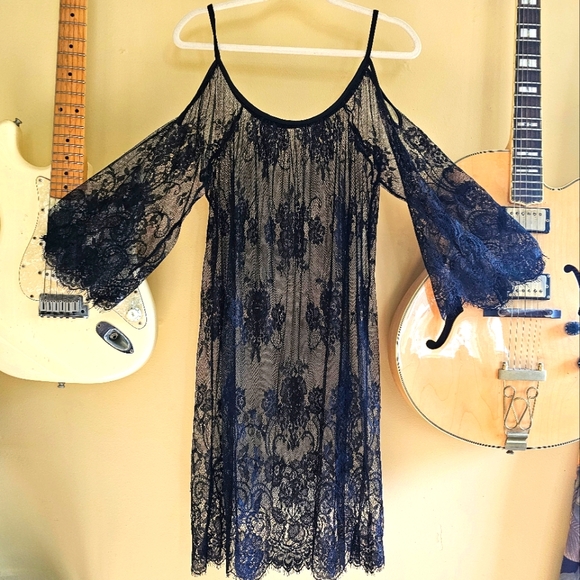 Dresses & Skirts - Lace Gown